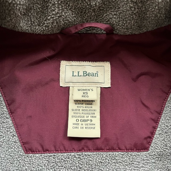 L.L. Bean Women's Deep Burgundy Ski Jacket - Picture 7 of 9